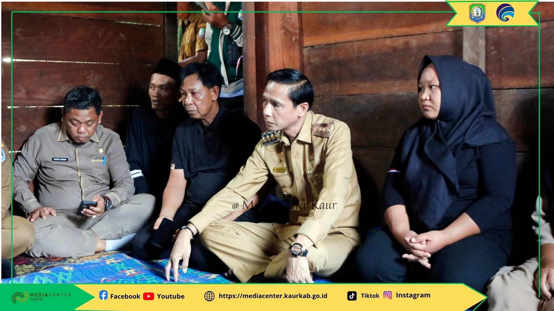 Beri Dukungan Moril dan Pastikan Pendampingan Berjalan, Bupati Kaur Kunjungi Korban Tindak Asusila