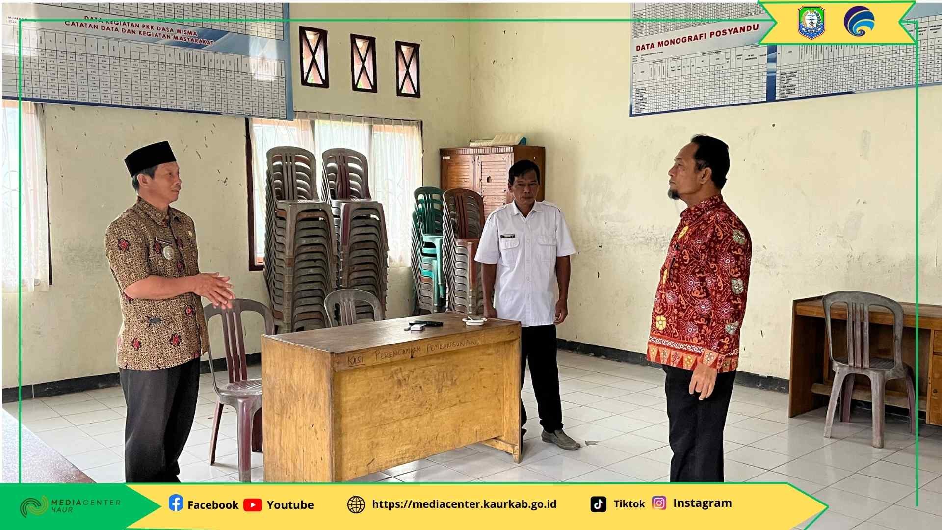 Tekankan Disiplin ASN, Asisten III Sidak Kantor Camat Muara Sahung 