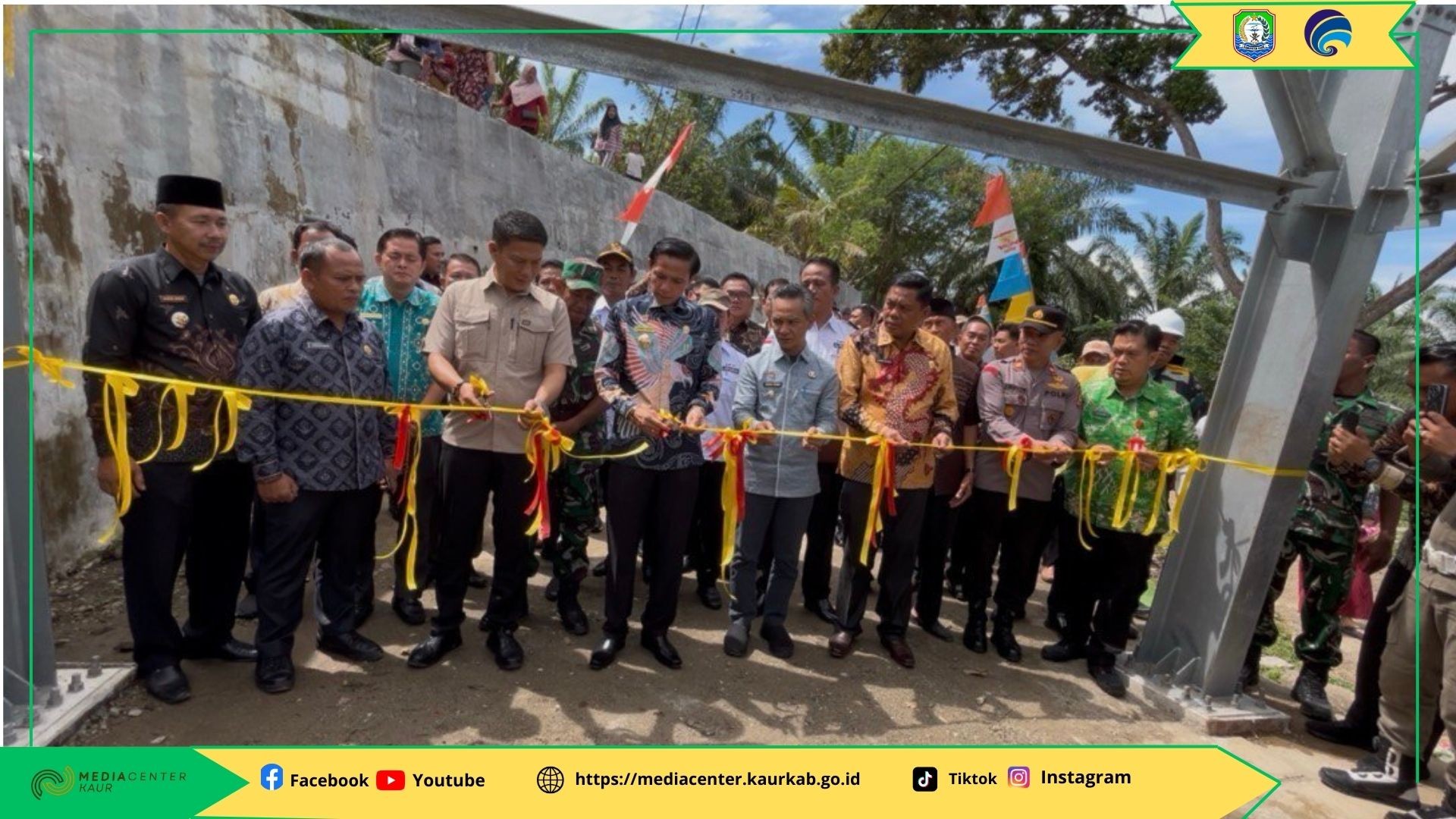 Bupati Gusril Pausi Resmikan Jembatan Gantung Tangga Manik, Akses Warga Kian Lancar