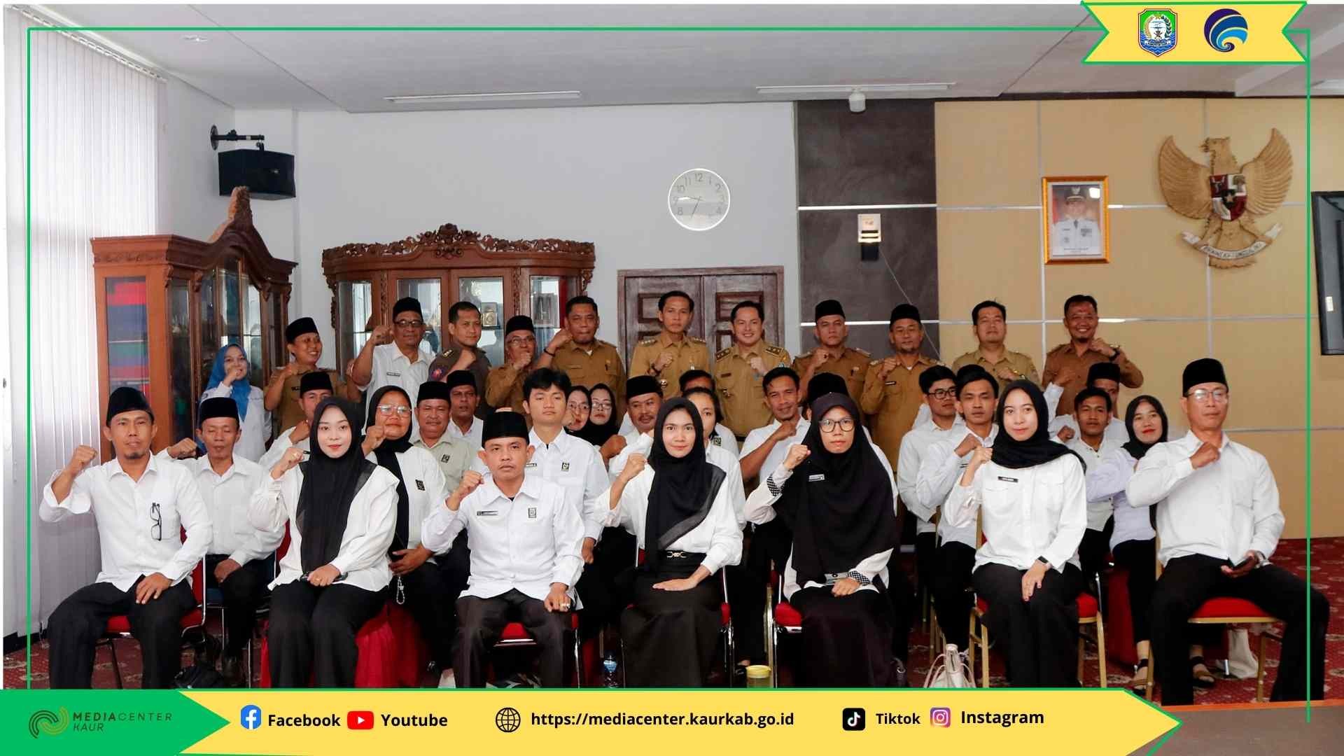 Bupati Kaur Kukuhkan 30 Petugas SLRT Sease Seijean