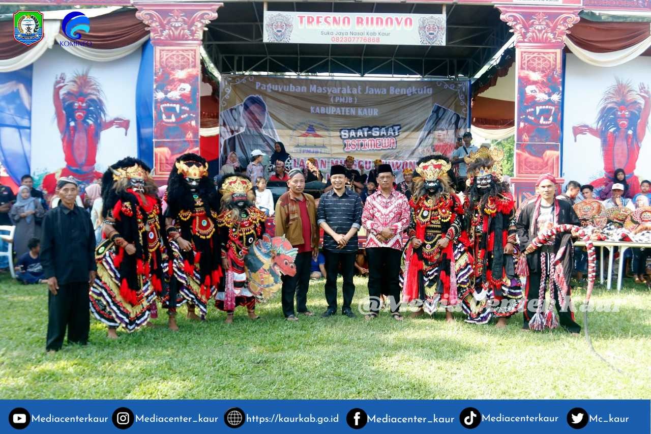 Seru, Pagelaran Minggu Kliwonan Kuda Kepang PMJB