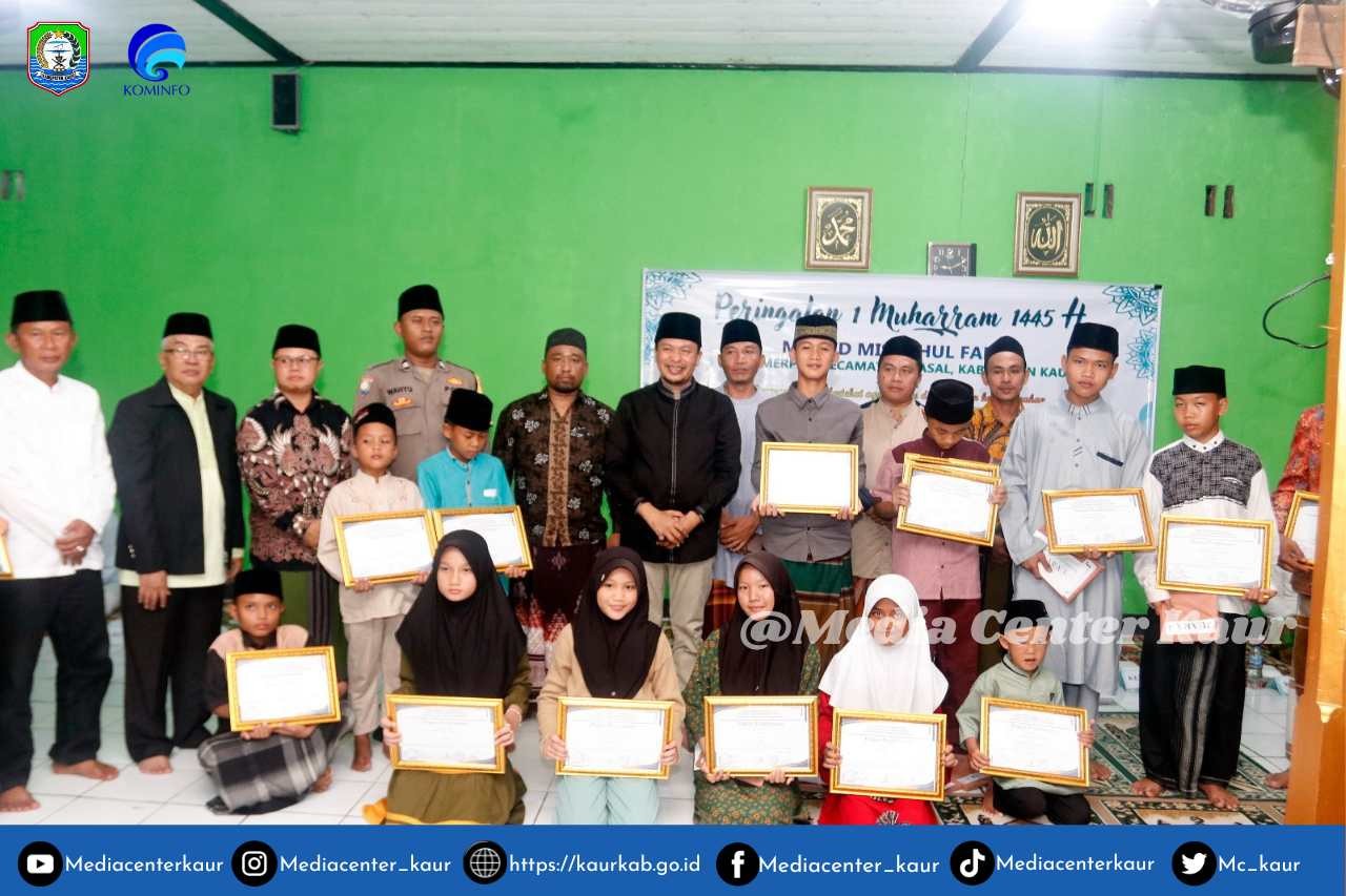 Hadiri Peringatan 1 Muharram 1445 Hijriah di Masjid Misbahul Falah, Plt Bupati Sampaikan Ini